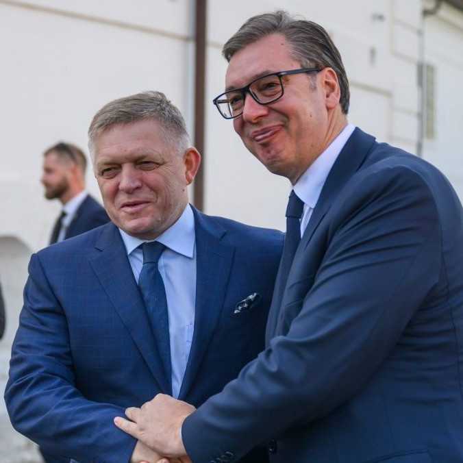 Premiér R. Fico podporil srbského prezidenta A. Vučiča: Ulica nesmie meniť výsledky slobodných volieb