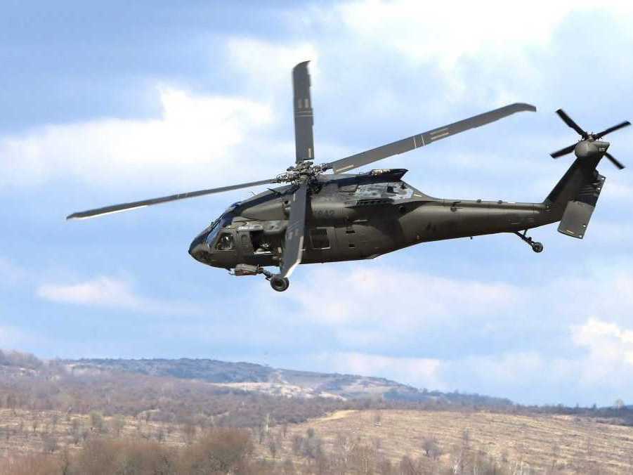 Na snímke vrtuľník.