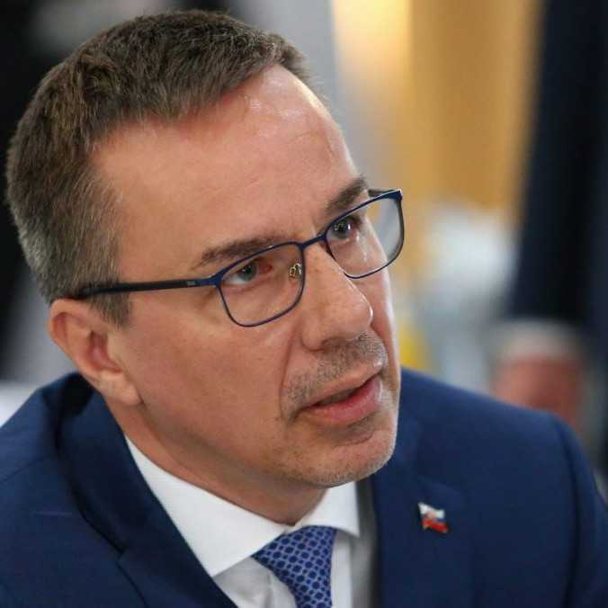 Firmy Ecco aj Lowa prisľúbili kompenzácie zamestnancom, ktorí prídu o prácu. Pomoc ponúkol aj minister práce