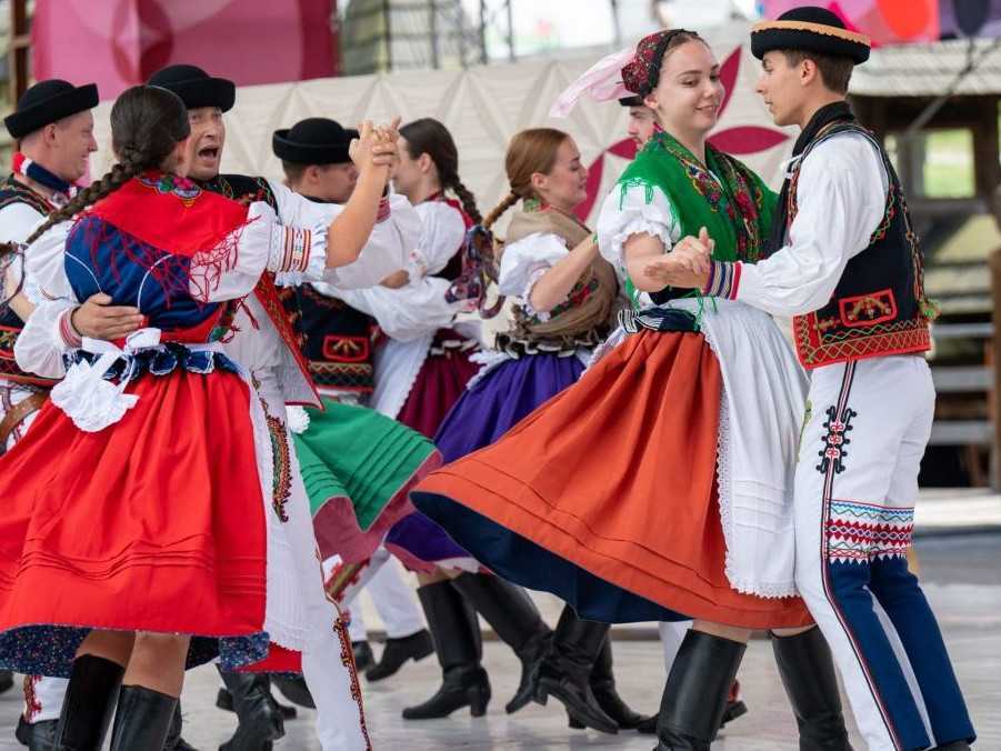 Na snímke folkloristi na Folklórnom festivale vo Východnej.