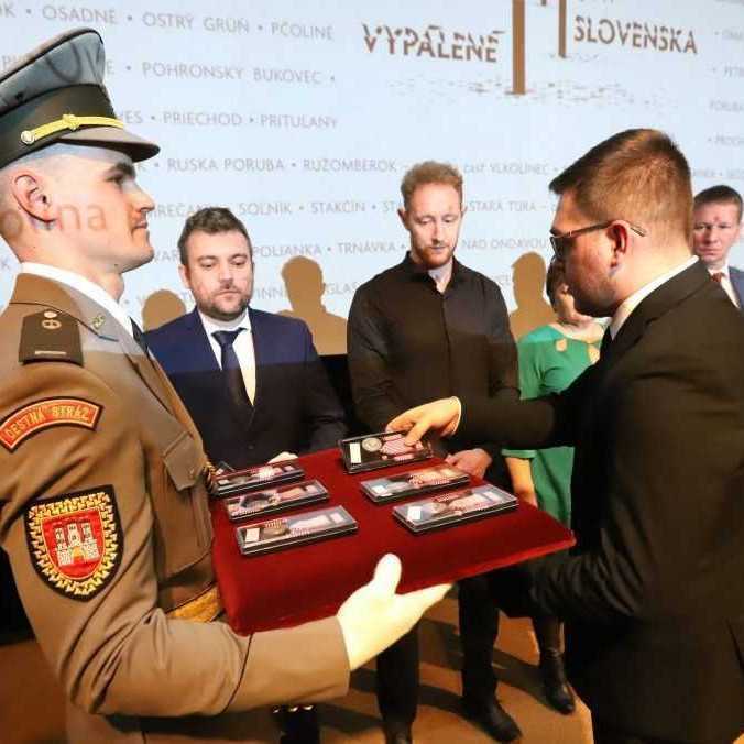 V Múzeu SNP si pripomenuli 80. výročie vypálenia obce Kalište. Viacerým osobnostiam udelili ocenenia