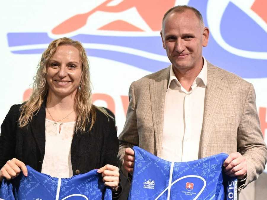 Nový tréner slovenskej reprezentácie rýchlostných kanoistov Csaba Hüttner a nová trénerka rýchlostných kanoistov do 23 rokov a juniorov Kristína Medovčíková.