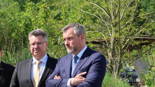 Prezident Pellegrini považuje situáciu na skládke pri Hlohovci za kritickú. Žiada vyhlásenie mimoriadnej situácie