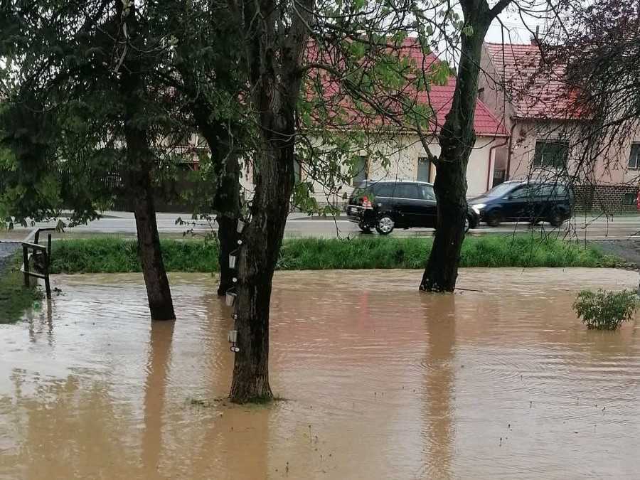 Záplavy vo Zvolenskej Slatine.
