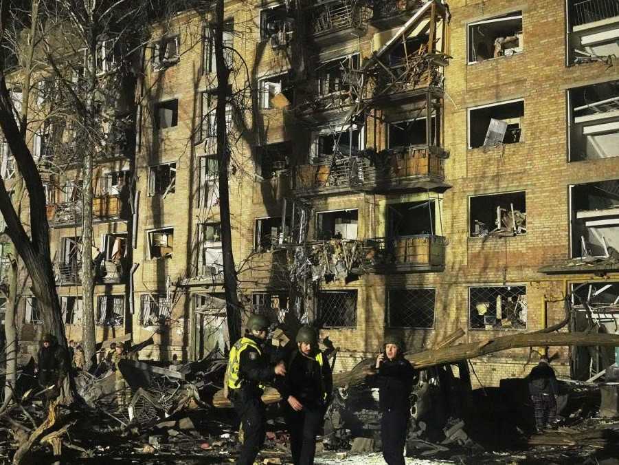 Zničené budovy v Kyjeve.