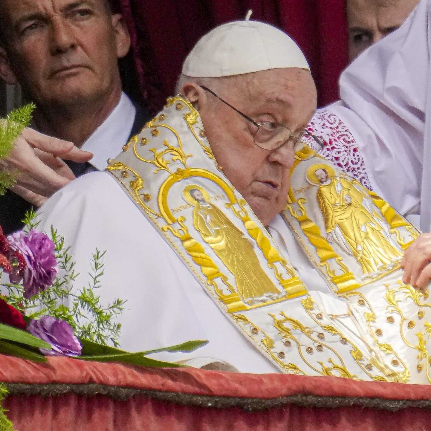 Pápež František mal počas svojho posledného verejného vystúpenia na sebe liturgický odev z Bulharska