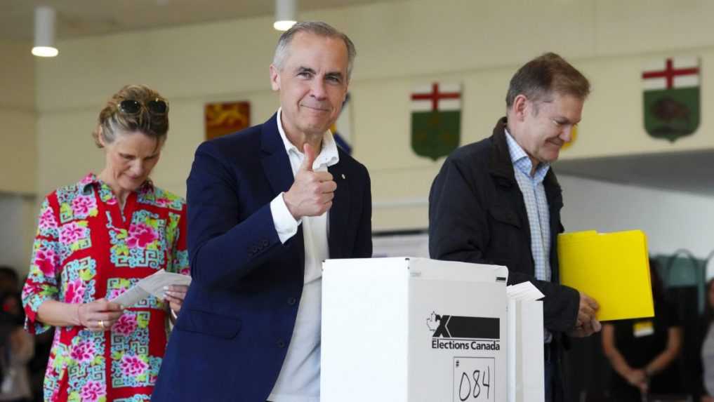 Parlamentné voľby v Kanade podľa prognóz vyhrali liberáli premiéra M. Carneyho. Zatiaľ nie je známe, či budú mať väčšinu