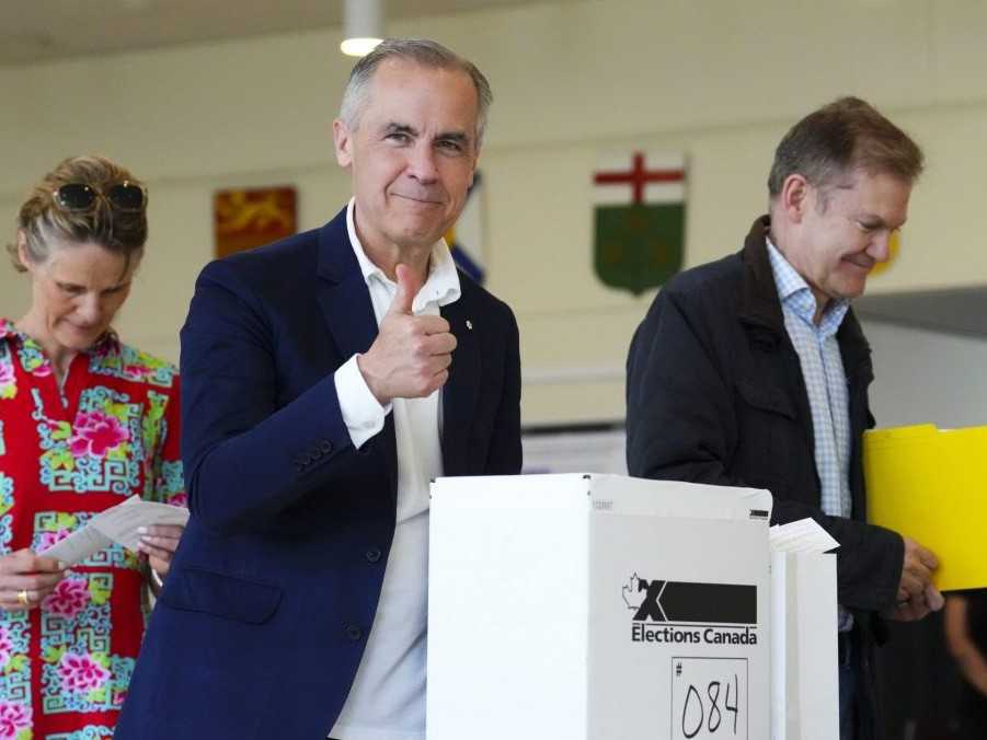 Parlamentné voľby v Kanade podľa prognóz vyhrali liberáli premiéra M. Carneyho. Zatiaľ nie je známe, či budú mať väčšinu