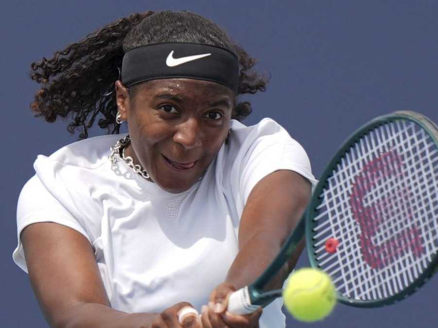 Hailey Baptisteová,