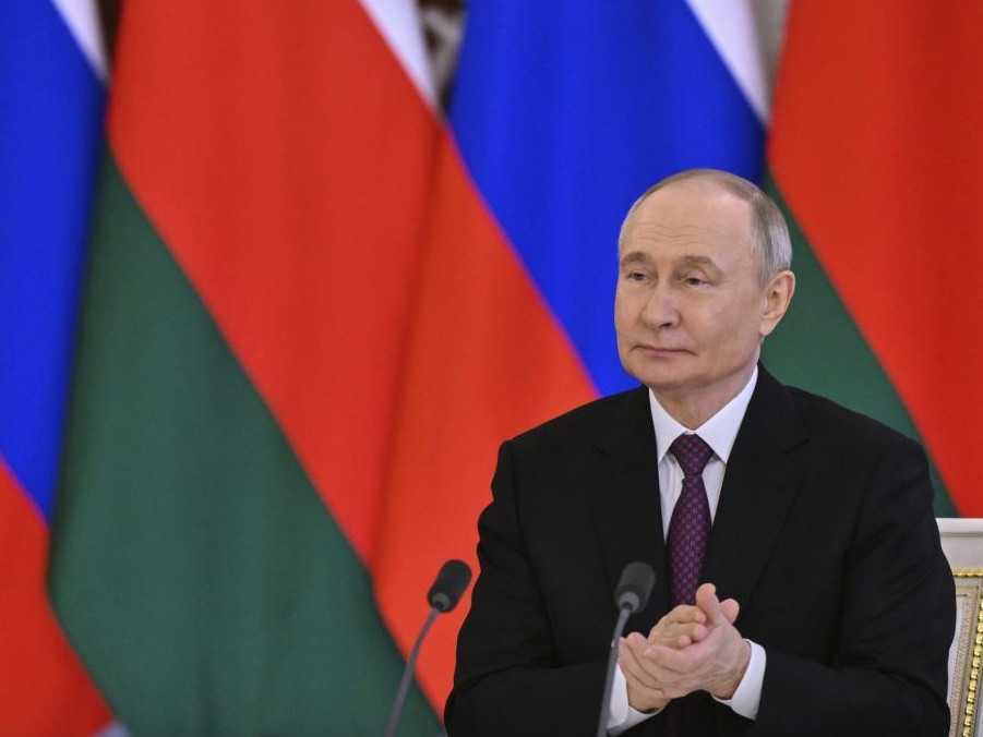 Vladimir Putin vyhlásil trojdňový pokoj zbraní počas osláv konca druhej svetovej vojny