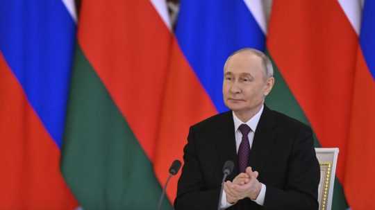 Vladimir Putin vyhlásil trojdňový pokoj zbraní počas osláv konca druhej svetovej vojny