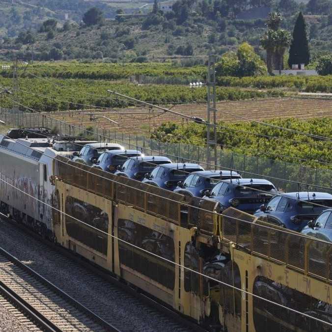 Väčšina Španielska a Portugalska má po pondelkovom hromadnom výpadku opäť elektrinu