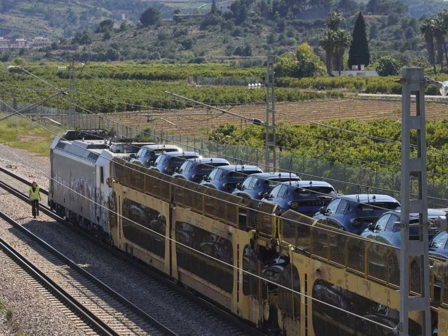 Väčšina Španielska a Portugalska má po pondelkovom hromadnom výpadku opäť elektrinu