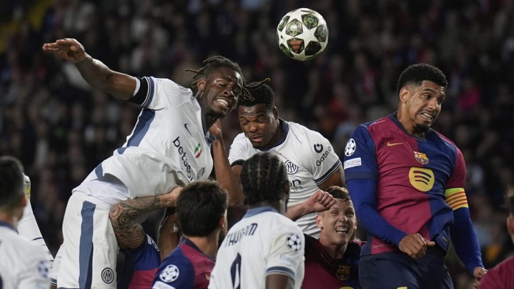 Liga majstrov: Gólová prestrelka v Barcelone. Hostia z Milána premárnili dvojgólové vedenie