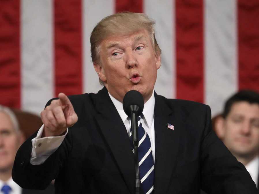 Trump kritizoval “šialené“ ruské bombardovanie Ukrajiny počas rokovaní o prímerí