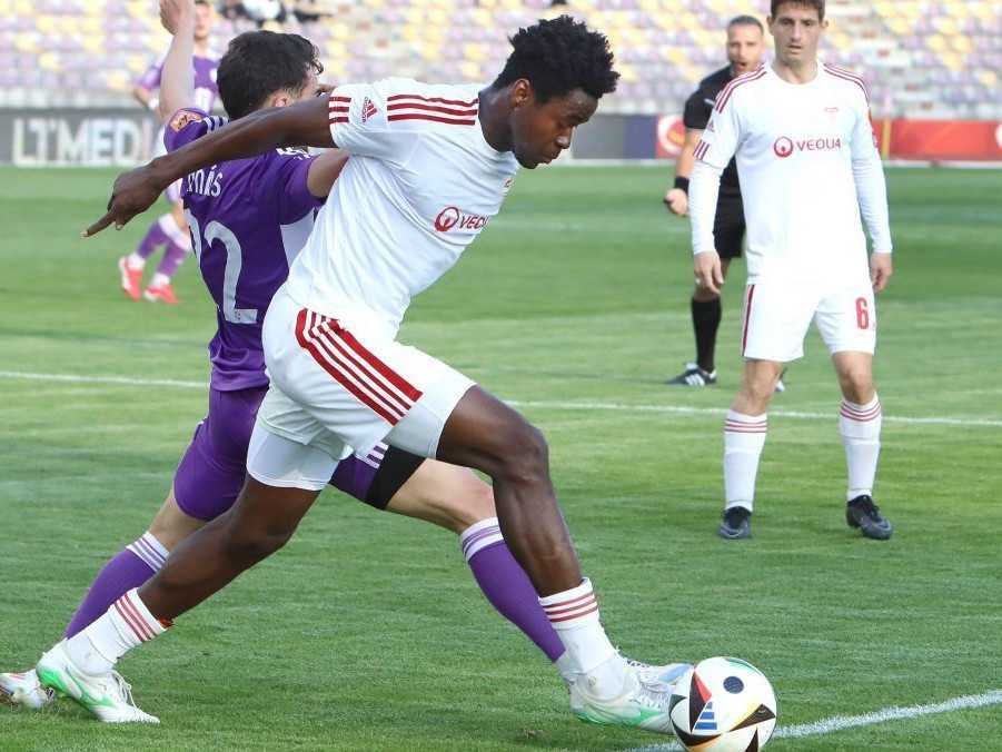 futbalisti na ihrisku