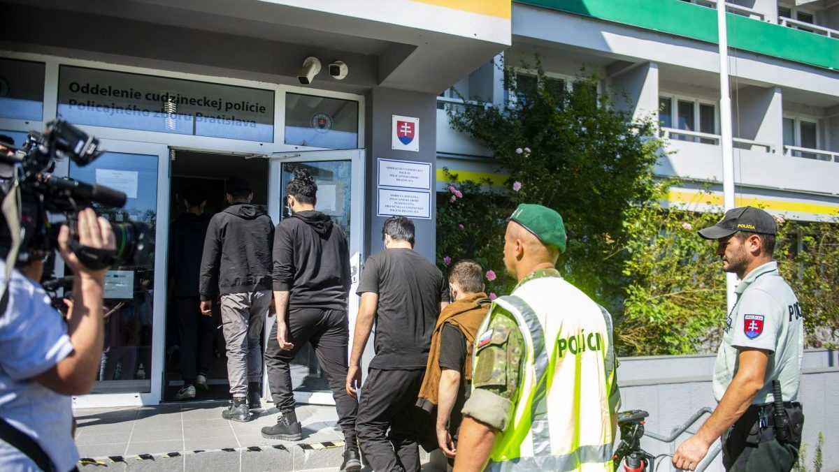 Žiadateľov o azyl na Slovensku čakaj&uacute; zmeny. &Scaron;t&aacute;t chce spr&iacute;sniť pravidl&aacute; a zr&yacute;chliť rozhodovacie procesy