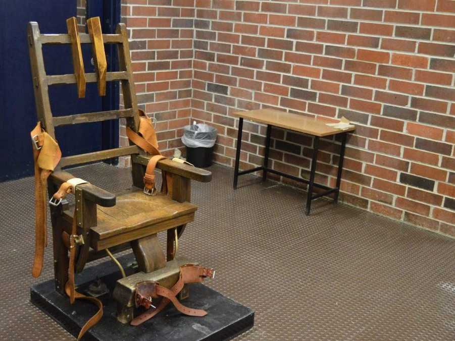 Na ilustračnej snímke elektrické kreslo.