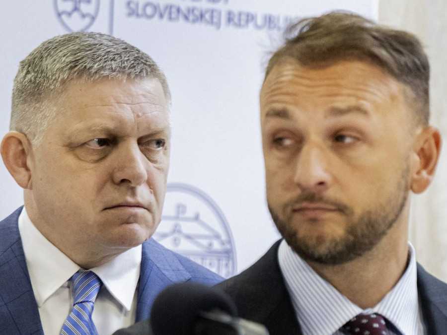 Zľava Robert Fico a Matúš Šutaj Eštok.