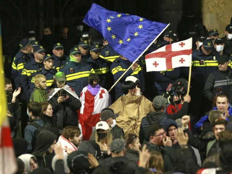 Gruzínci na proteste