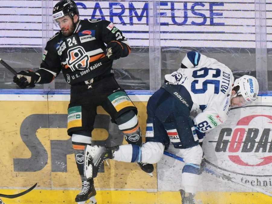 Na snímke hráči Košíc a Nitry.