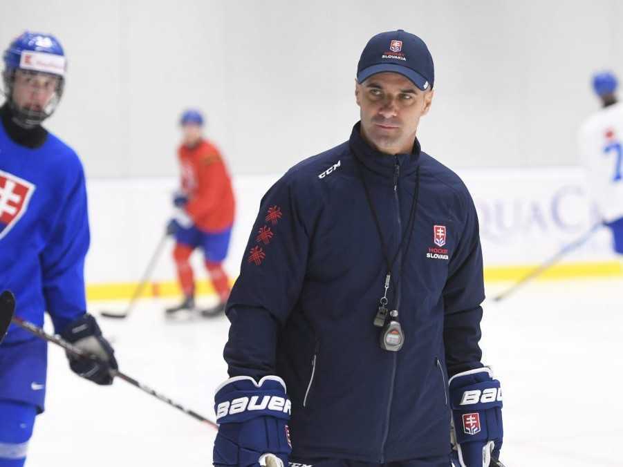 Tréning slovenskej hokejovej reprezentácie Ivan Feneš.