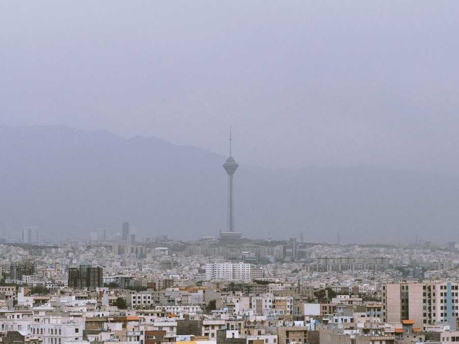 Na ilustračnej snímke iránske hlavné mesto Teherán.