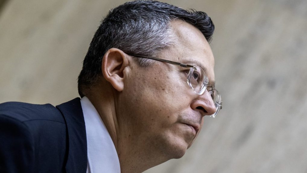 Rozpočtová rada o konsolidácii: Vláda už dane nebude môcť dvíhať, šetriť musí na sebe. Mestá a obce s tým už začali