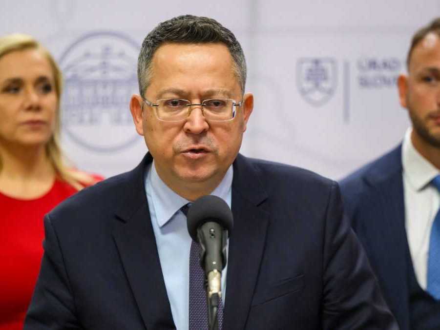 Minister financií Ladislav Kamenický (Smer-SD).