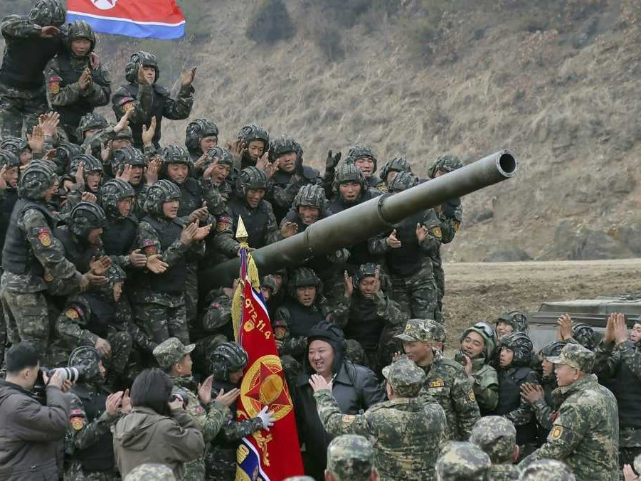 Na ilustračnej snímke severokórejskí vojaci.