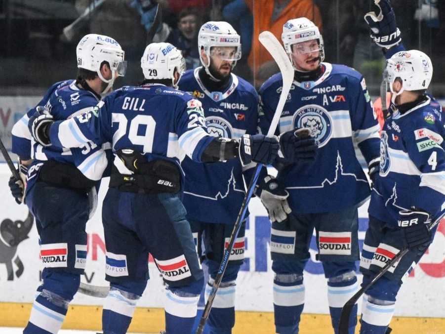 Radosť hráčov Nitry po strelenom góle proti Žiline,