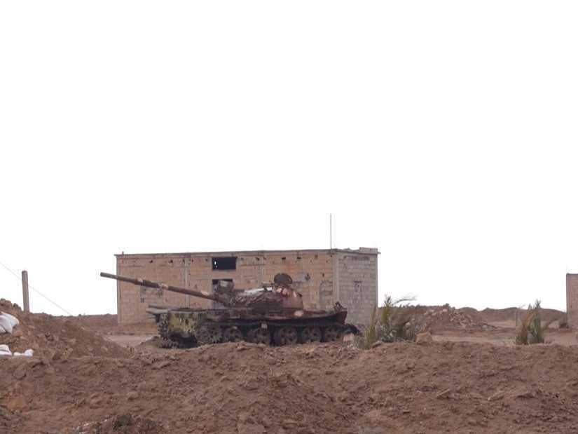 opustený tank v Sýrii