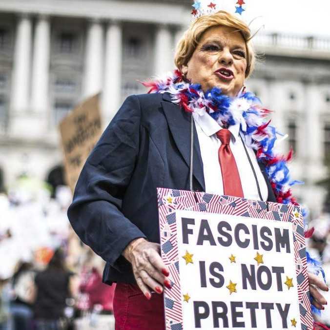 Tisíce ľudí v USA protestovali proti politike Donalda Trumpa, ktorá podľa nich ohrozuje demokratické princípy