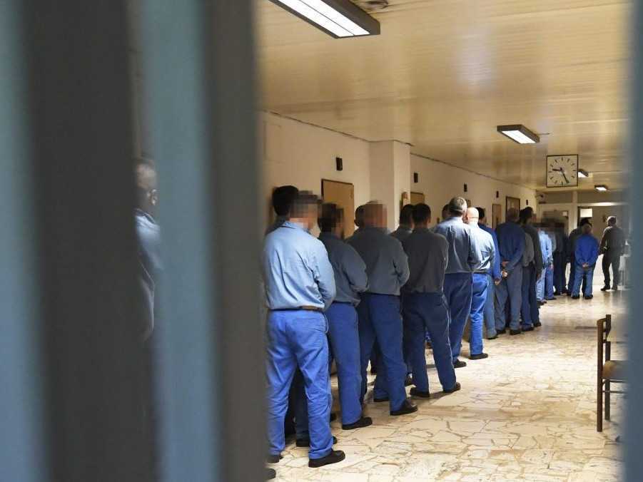 Na ilustračnej snímke väzni.