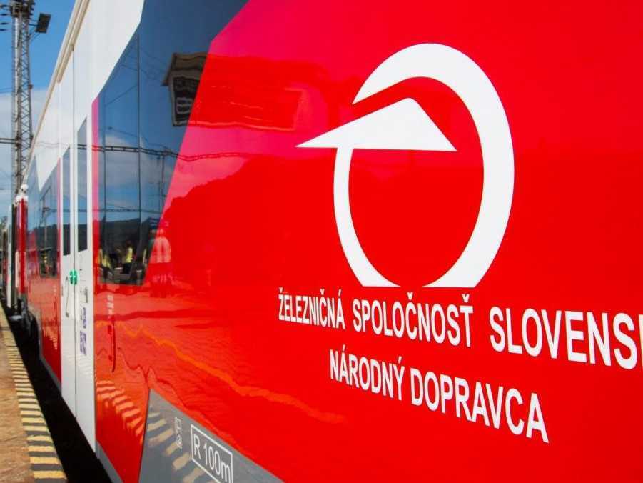 ZSSK chce nakúpiť nové súpravy a vozne za vyše miliardu eur. Modernizáciu potrebujú podľa experta skôr koľajnice