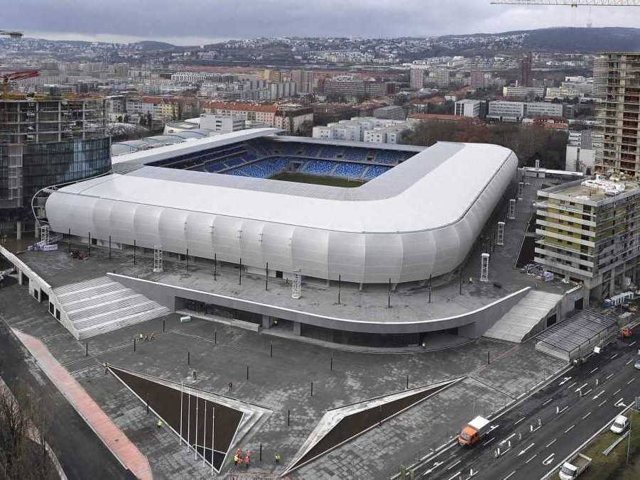Tehelné pole Slovan Národný futbalový štadiňon