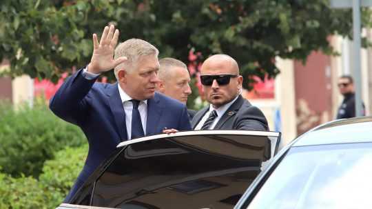 Mnohí politici a panovníci sa s pokusmi o atentát vyrovnali chladnokrvne: M. Holubová povedala viac o významných atentátoch