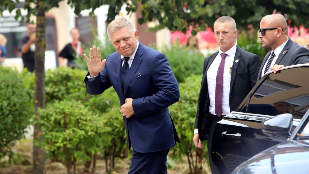 Bývalý člen ochranky prezidenta ČR: Ďalším ranám sa dalo zabrániť. Ľudí, ktorí sa stretli s R. Ficom, mali lepšie preveriť