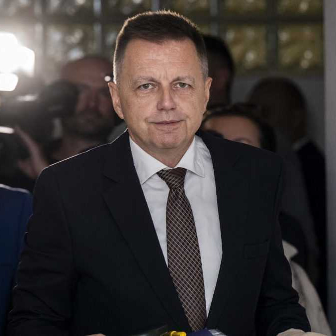Prokurátor navrhuje pre Petra Kažimíra nepodmienečný trest väzenia a zákaz činnosti