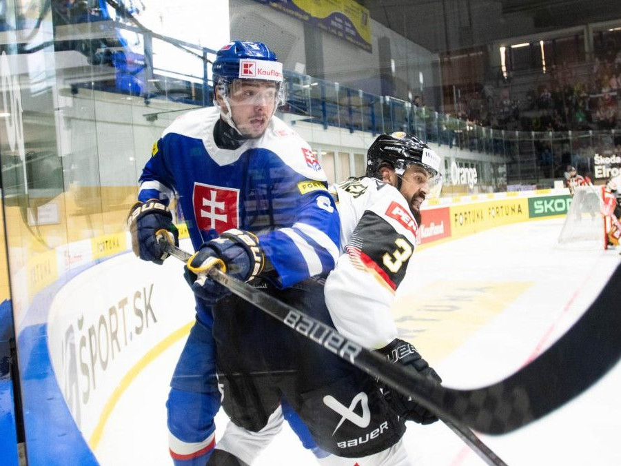 Správy z MS v hokeji: Obranca Romaňák by mal na šampionáte skončiť