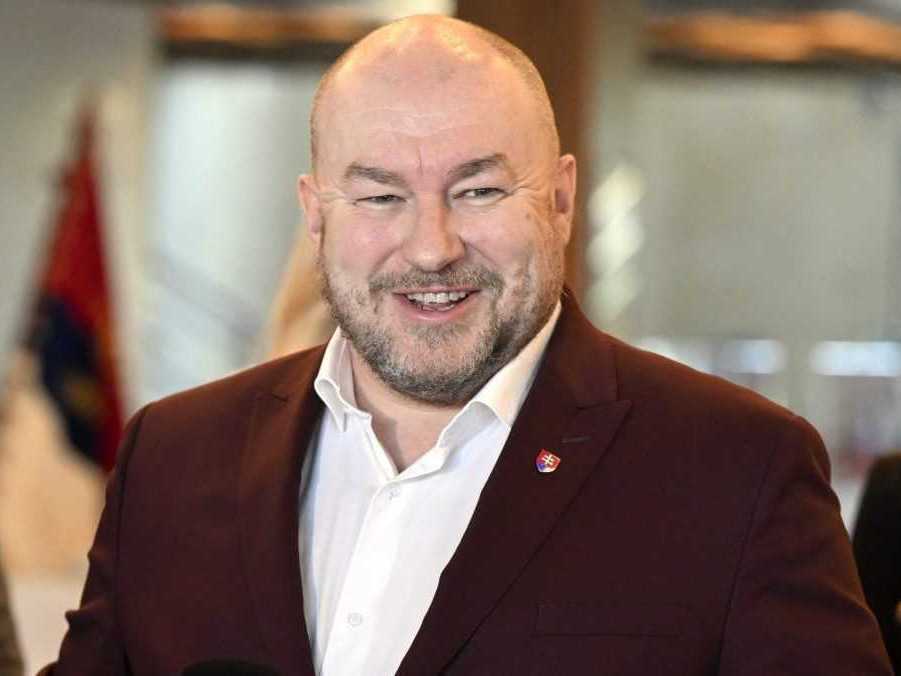 Minister cestovného ruchu a športu Rudolf Huliak.