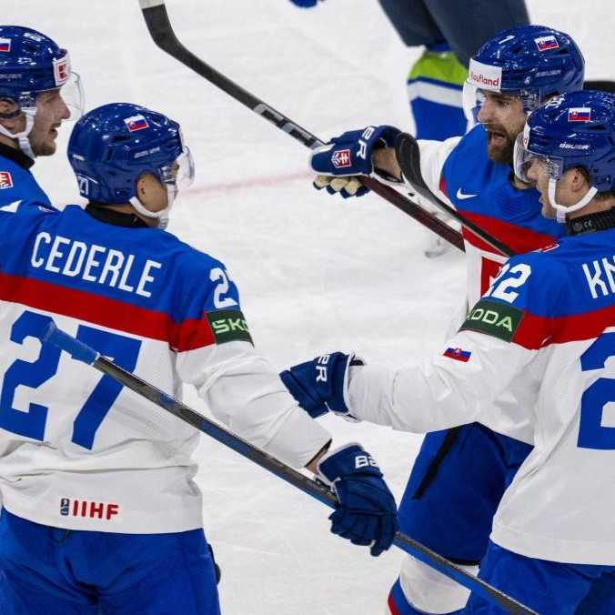 MS v hokeji 2025: Slováci oslavujú prvé víťazstvo na šampionáte. Slovinci v závere ešte hrýzli