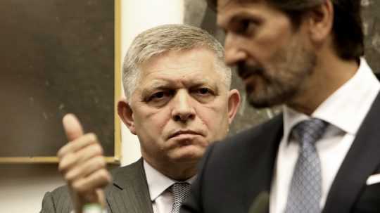 Premiér SR Robert Fico a minister obrany Robert Kaliňák