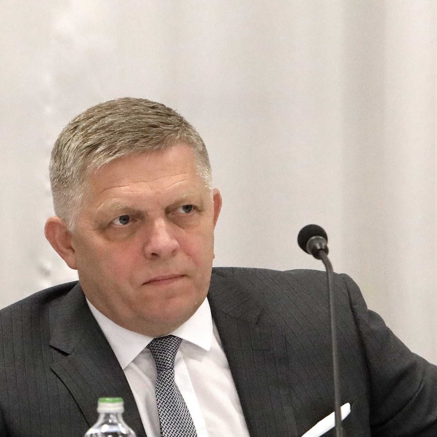 Šéf Svetovej zdravotníckej organizácie telefonoval R. Ficovi. Premiér napriek tomu trvá na hlasovaní o pandemickej dohode