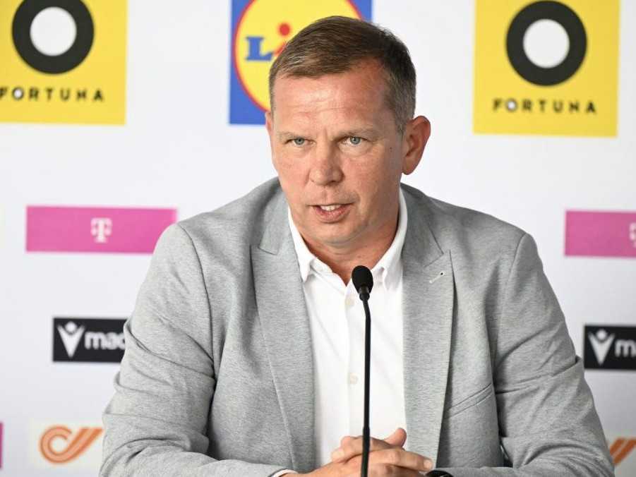 Tréner slovenskej futbalovej reprezentácie do 21 rokov Jaroslav Kentoš.