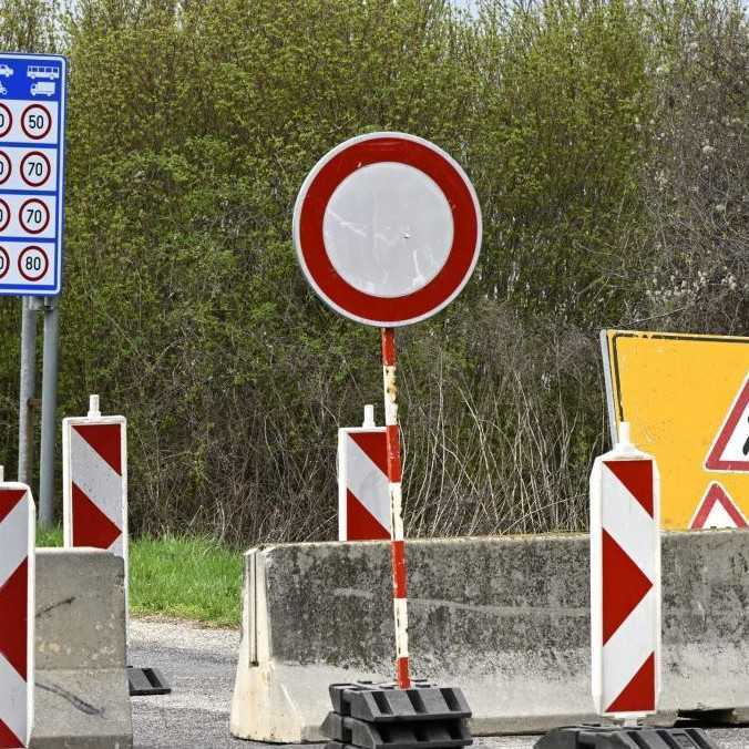 Kontroly na hraniciach s Maďarskom a Rakúskom v súvislosti so šírením slintačky potrvajú do júla