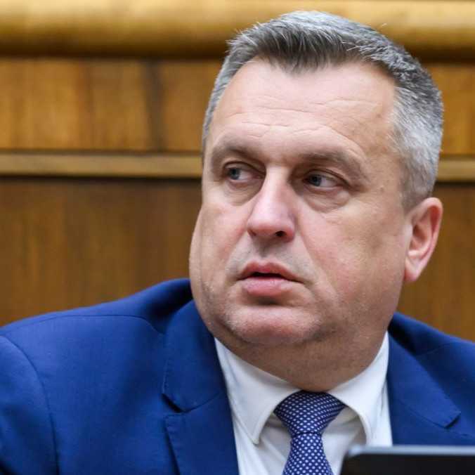 Andrej Danko neustúpi z návrhu na zrušenie transakčnej dane, no nedovolí pád vlády