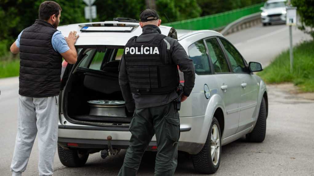 Policajná inšpekcia obvinila policajta z držania detskej pornografie. K skutku sa priznal