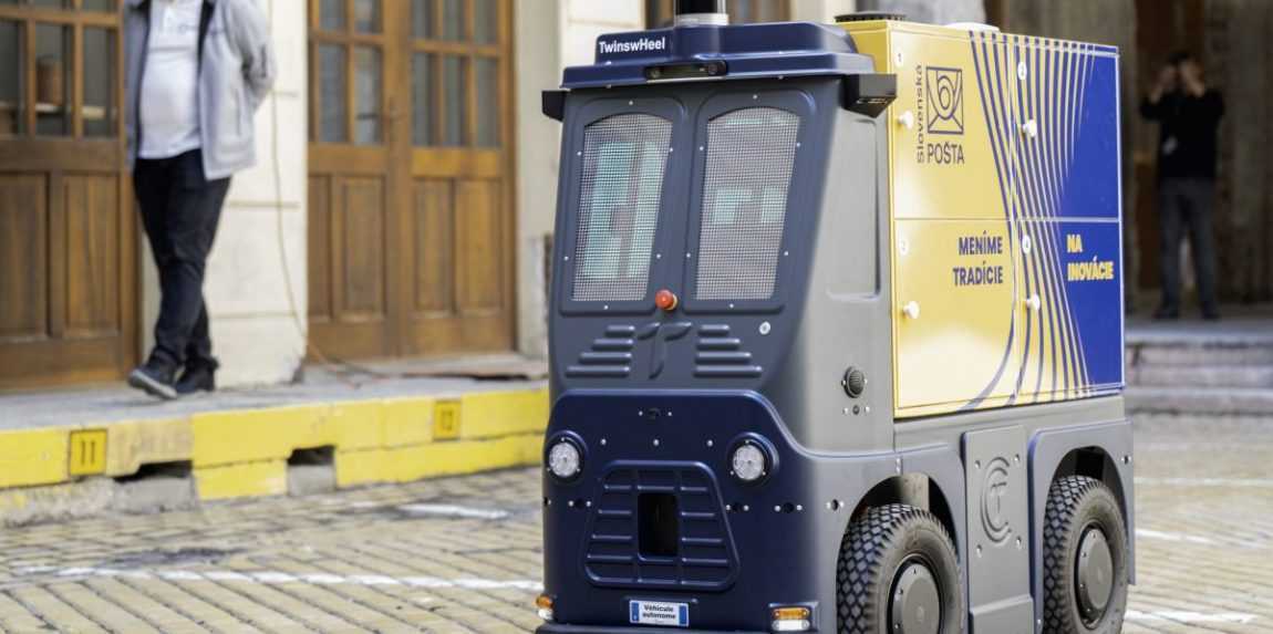 Nové autonómne vozidlo Slovenbskej pošty bude doručovať zásielky v centre Bratislavy.