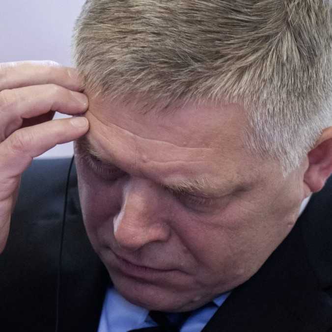 Mužovi, ktorý sa mal podľa polície s valaškou v ruke vyhrážať premiérovi, zrušili obvinenie